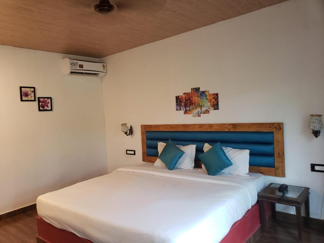 White Truffle Resort, 3* Arambol
